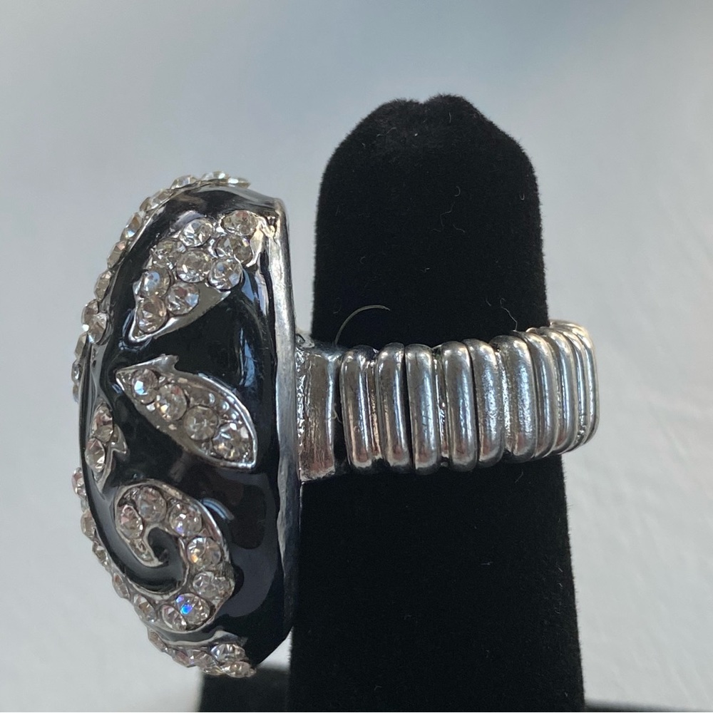 Black & Rhinestone Stretch Ring - Picture 5 of 9
